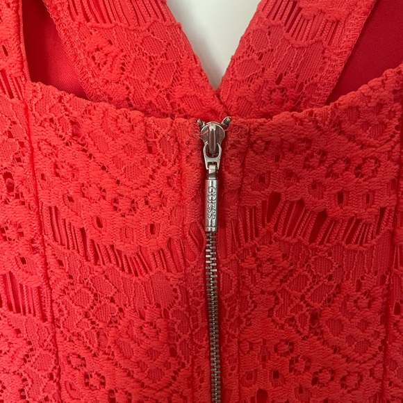 GUESS Coral Lace Bodycon Dress – Size M - Picture 9 of 11